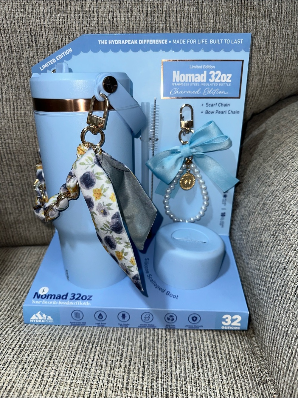 New HydraPeak Nomad 32oz Powder Blue Stainless Bottle Limited Charmed Edition